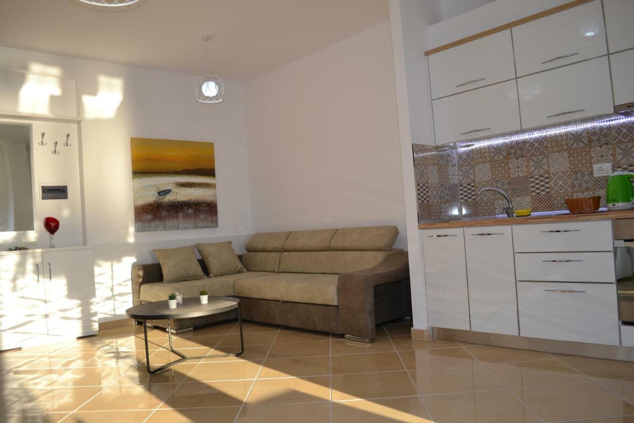 Seaview Penthouse 2 Bedrooms Apartment & Box Garage Vlorë 외부 사진